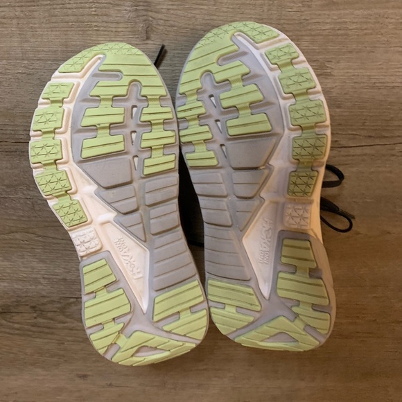 Women’s Size-6B/ Hoka One One- Gaviota 4/ Color-Fuchsia (Purple) - Picture 14 of 15